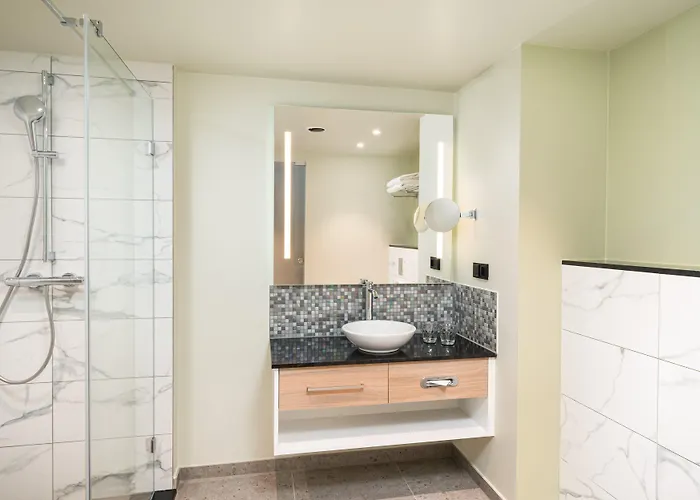 Leonardo Altona 4*