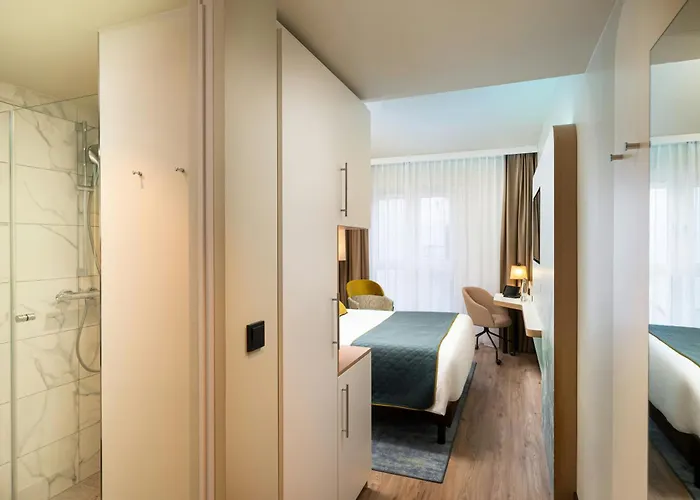 Leonardo Altona 4*
